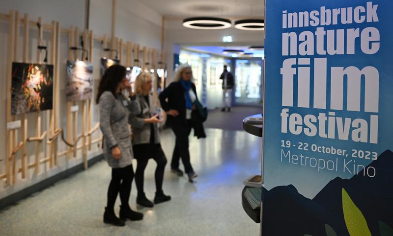 Innsbruck Nature Film Festival 2023 EuroNatur-Mitarbeiterinnen beim Innsbruck Nature Film Festival 2023