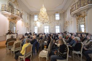 A well-attended hall on Mainau