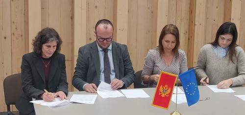 Umweltminister und Naturschützerinnen unterzeichnen Abkommen