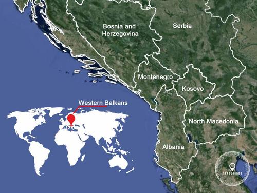 Satellitenbild, in das die Länder des Westbalkans eingezeichnet sind.