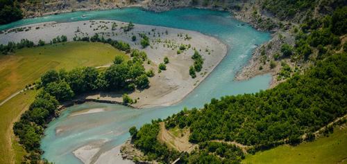 Flussbiegung der Vjosa in Albanien