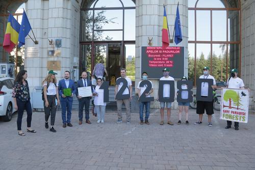 Forest conservationists from Agent Green hand over the petition