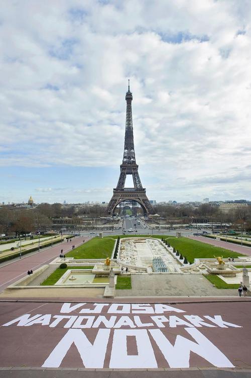 Aktion zum Schutz der Vjosa vor dem Eiffelturm