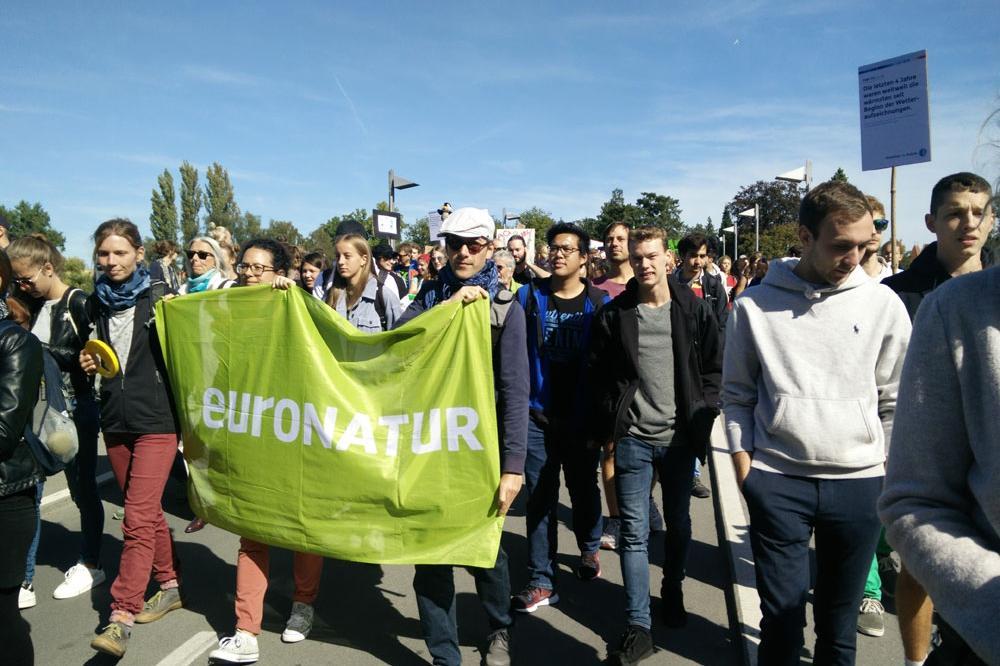 EuroNatur is demonstrating