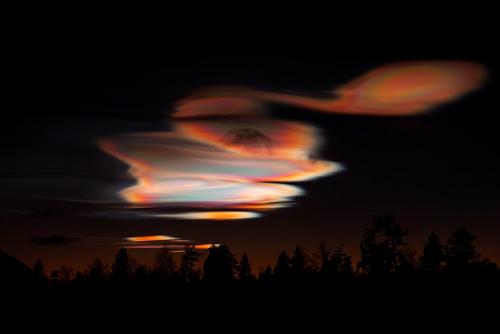 Perlmuttwolken Wolkenformation am Polarhimmel