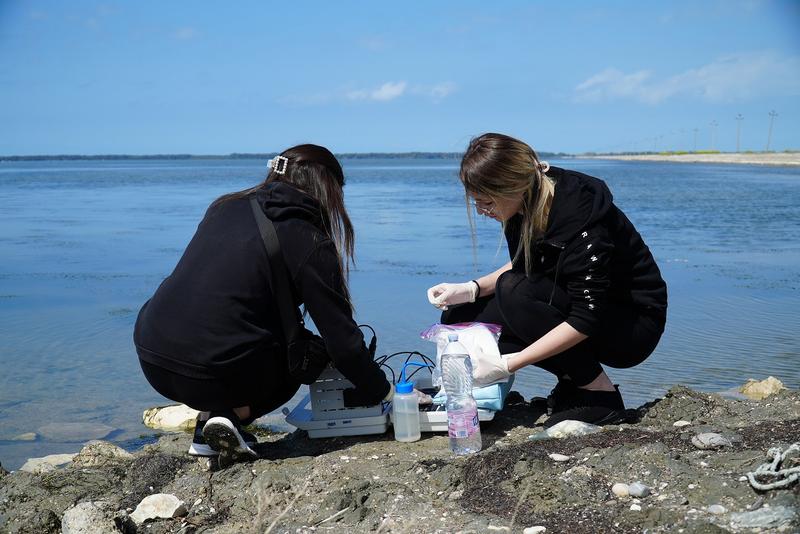 young female scientists at the Vjosa Delta Science Week