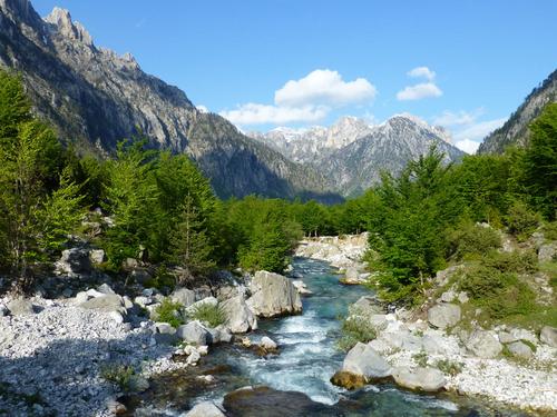 Der wilde Bergfluss Valbona