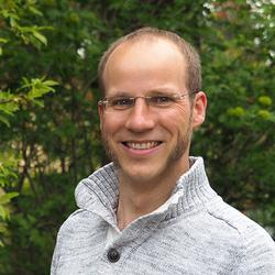 Portrait des Projektleiters Dr. Stefan Ferger, bei EuroNatur verantwortlich für den Bereich Zugvogelschutz