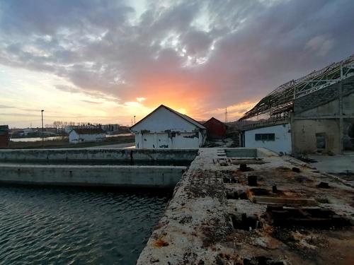 verrottete Infrastruktur in der Saline Ulcinj