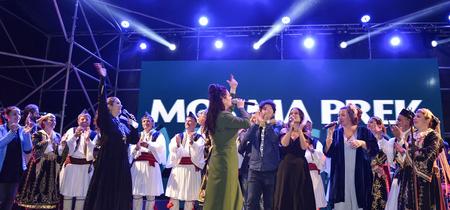 All musicians together on the stage