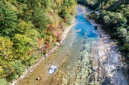 Das Bild der "Screaming Lady" von Luka Tomac in dem Fluss Neretva in Bosnien