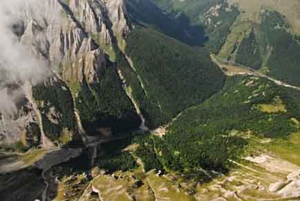 Luftbild vom  Shar-Planina Gebirge